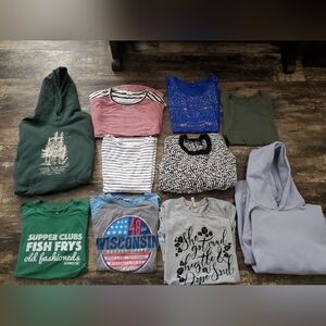 Women Medium Top/ Hoodie Lot